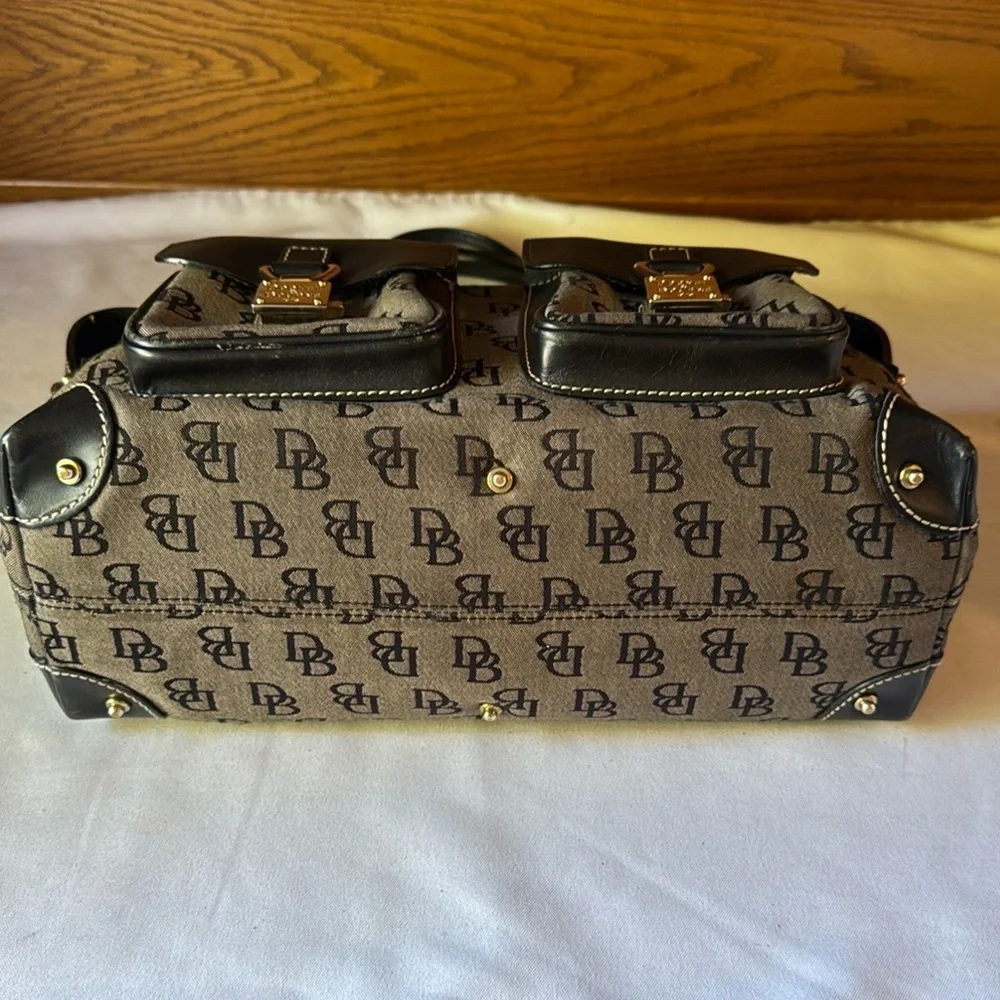 Women’s Dooney & Bourke Black/Grey Double Lock Shoulder Bag